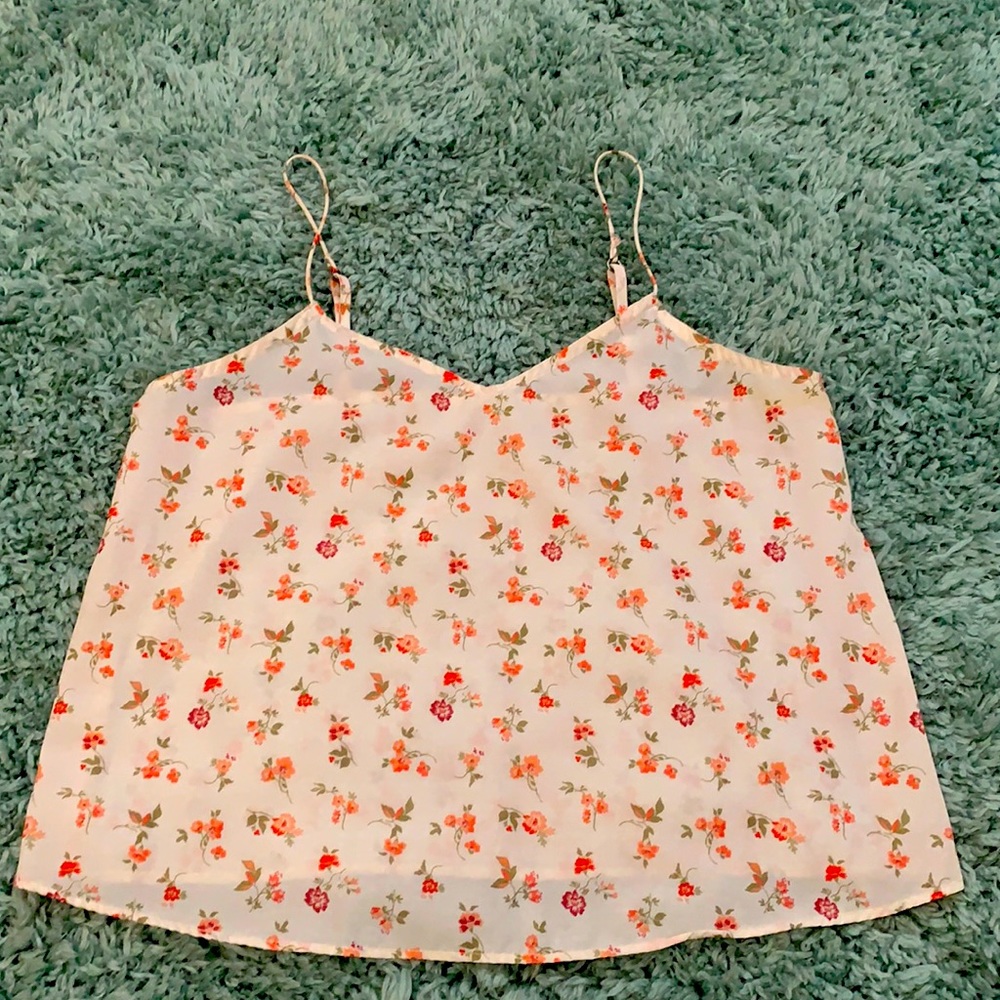 White floral pattern v-neck spaghetti strap blouse